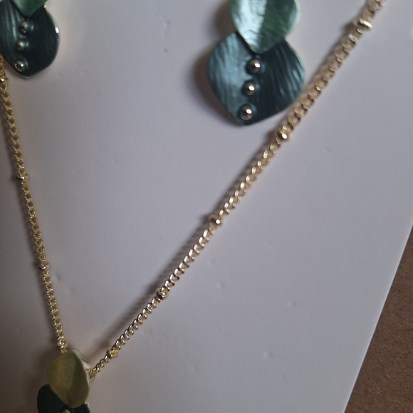 Oceana Trading Island Accessories 4 Leaf Green Pendant & Earrings Set - NEW - Picture 4 of 7